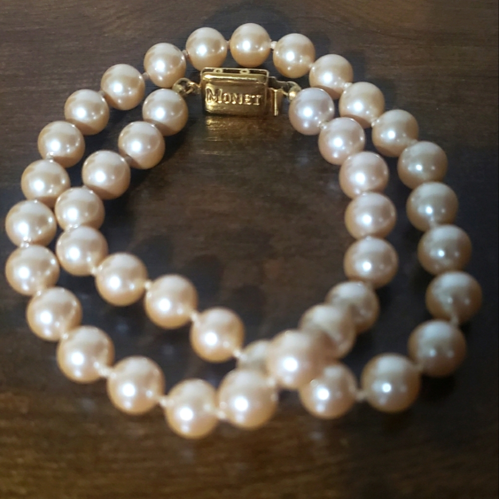 Monet Pearl Necklace